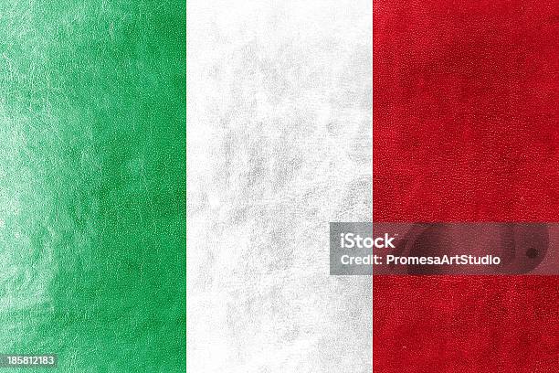Bandera De Italia Pintado En Cuero Con Textura Foto de stock y más banco de imágenes de Anticuado - Anticuado, Antigualla, Bandera