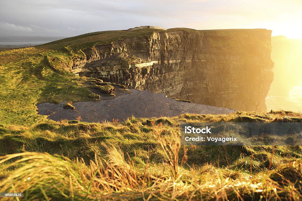 Klippen von Moher bei Sonnenuntergang in Co..  Clare, Irland - Lizenzfrei Abenddämmerung Stock-Foto