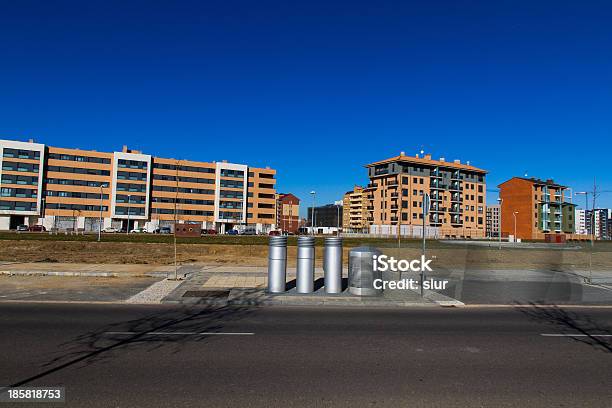 Construcción De Nuevos Carcasaurbanizacion De Viviendas Foto de stock y más banco de imágenes de Aire libre