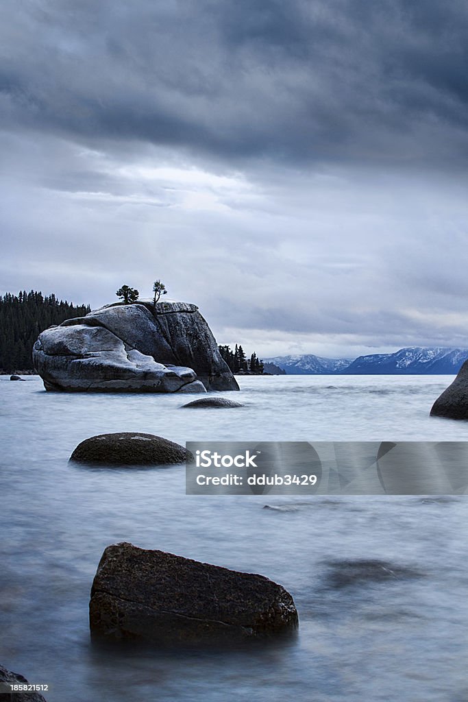 Cálculos levando a Banzai Rock no Lago Tahoe - Royalty-free Ao Ar Livre Foto de stock