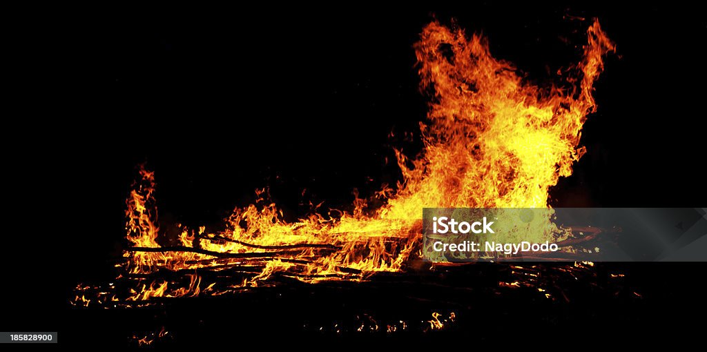 Fuego sobre fondo negro - Foto de stock de Abstracto libre de derechos