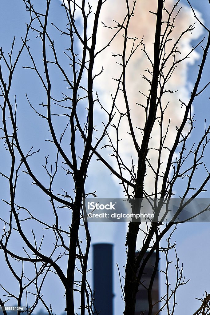 Usine smokestack - Photo de Cheminée d'usine libre de droits