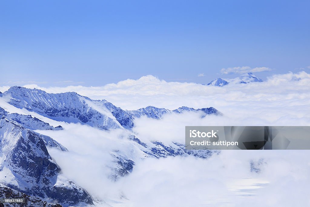 Alpine Alpi di Jungfraujoch paesaggio di montagna - Foto stock royalty-free di Alpi