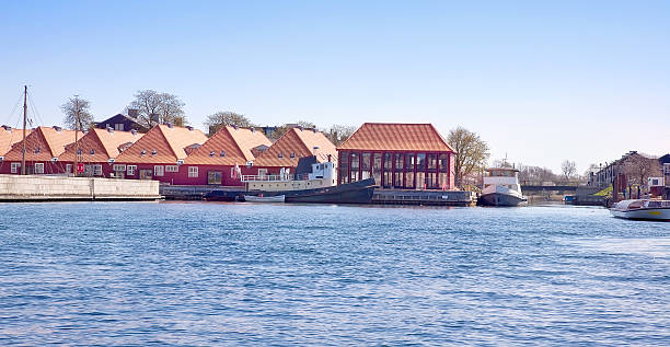 istock Houses on the shore 185838179