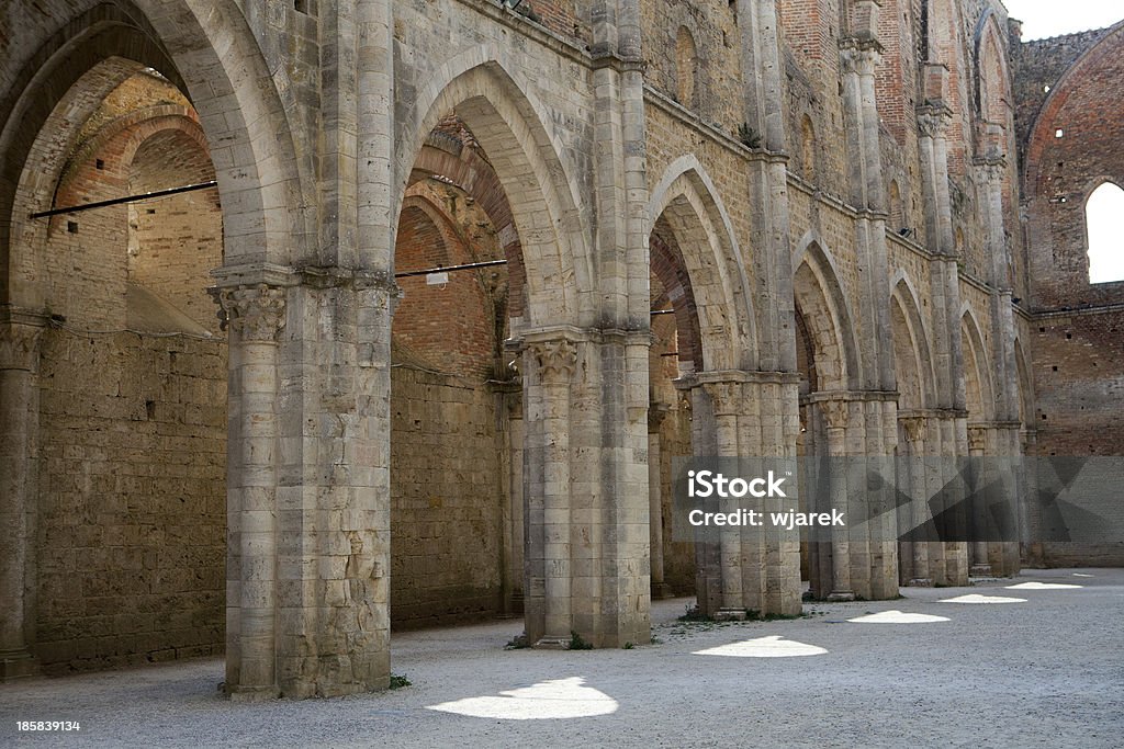 Abadía de San Galgano - Foto de stock de Abadía libre de derechos
