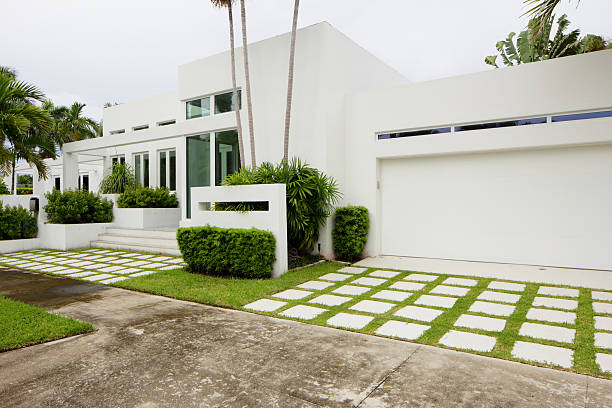 istock Post modern single family home 185844128
