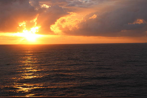 istock Sunrise over the ocean 185853063