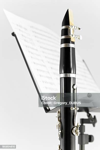 Clarinetto Apprendimento - Fotografie stock e altre immagini di Clarinetto - Clarinetto, Gruppo di oggetti, Leggio per spartiti musicali