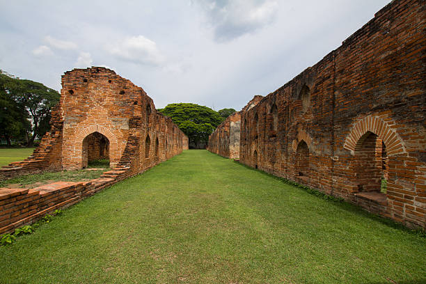istock Green yard of ruin palace 185858546