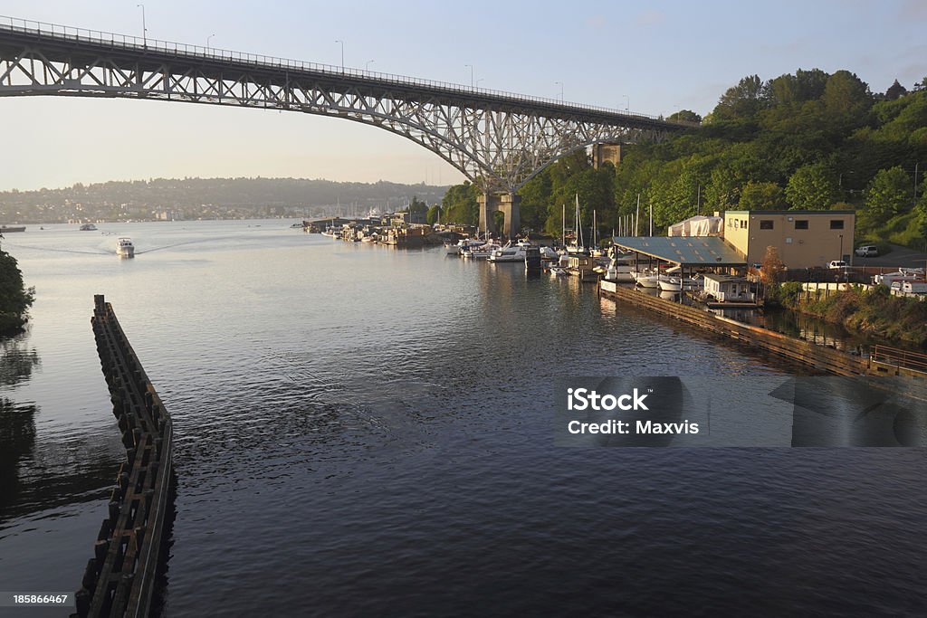 Navio no Canal, Seattle, Washington - Royalty-free Distrito Residencial Foto de stock