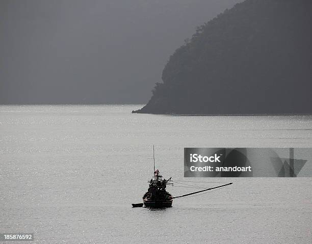 Fisherboat I Island - zdjęcia stockowe i więcej obrazów Azja - Azja, Ciemny, Fotografika