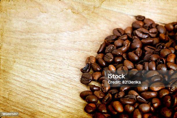 コーヒー豆をヴィンテージの木製の背景 - お茶の時間のストックフォトや画像を多数ご用意 - お茶の時間, アラビア, エスプレッソ