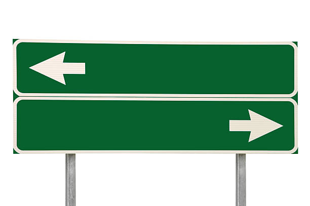 estrada encruzilhada assinar duas setas verde isolado em branco vazio sinalização - directional sign road sign blank arrow sign imagens e fotografias de stock