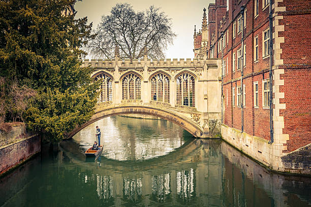 The Bridge of Sigh, Cambridge The Bridge of Sigh at Saint John's College, Cambridge punting stock pictures, royalty-free photos & images