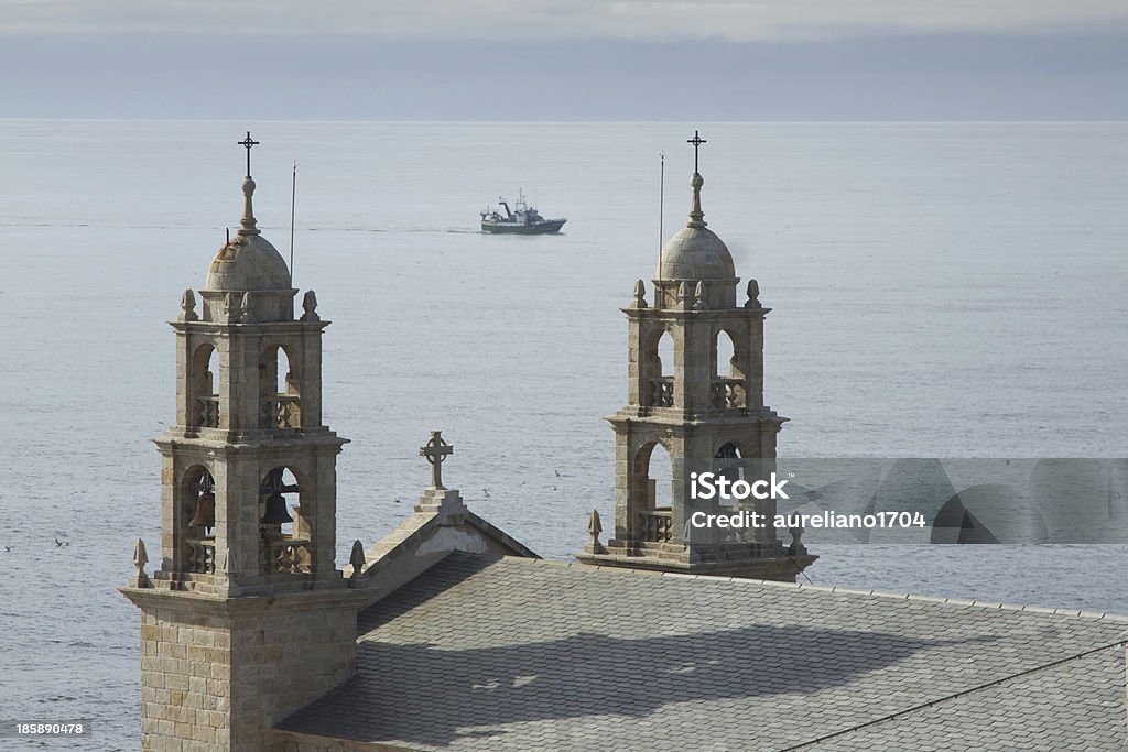 España, Galicia, Muxia, Virxen de la Barca santuario - Foto de stock de Aguja - Chapitel libre de derechos