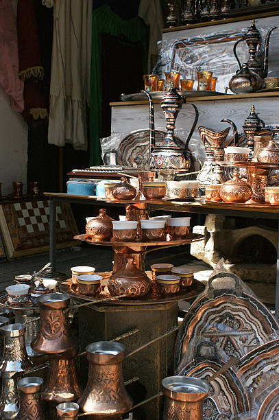 istock Street shop 185894345