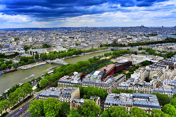 istock Paris, France 185899256