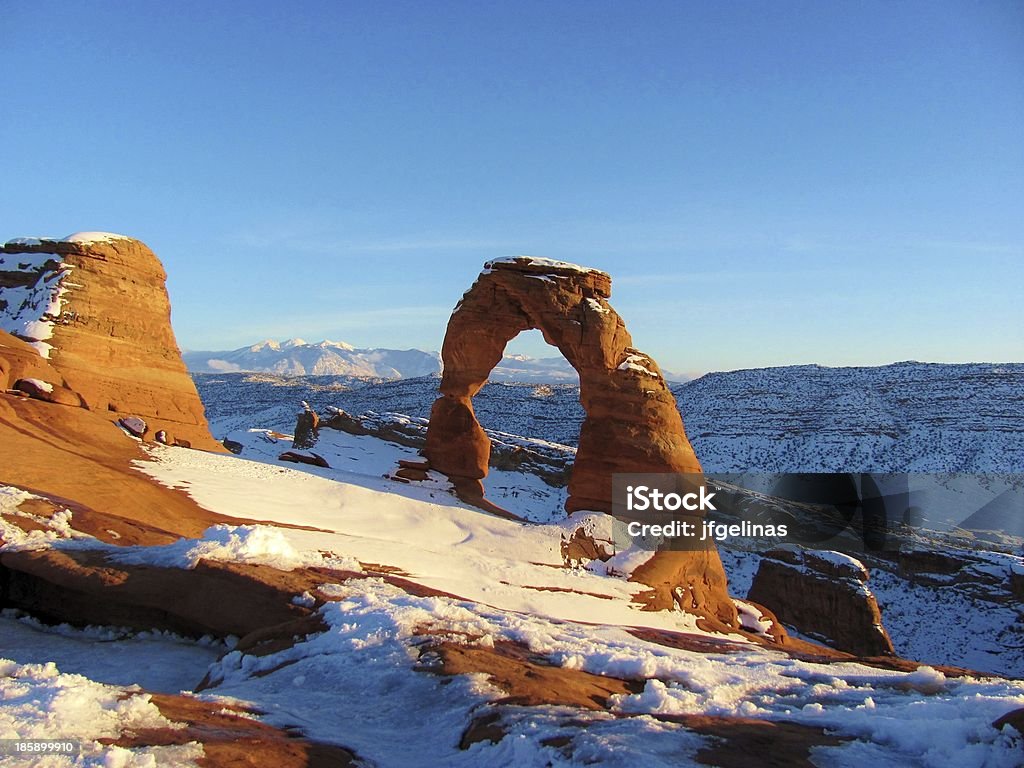 Delicate Arch en la nieve - Foto de stock de Aire libre libre de derechos