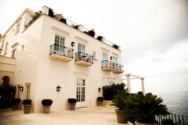 hermosa casa en la isla de capri - villa rinaldi fotografías e imágenes de stock