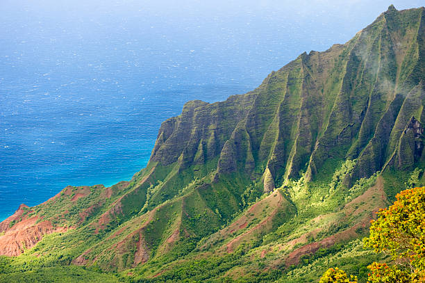 istock Kalalau Valley, Kauai, Hawaii. 185911207