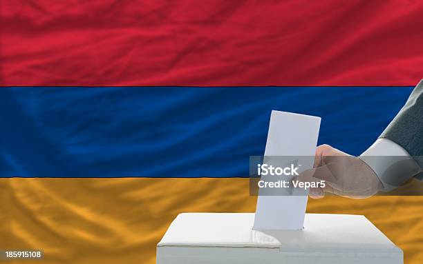 Człowiek Głosowania W Wyborach W Armenii - zdjęcia stockowe i więcej obrazów Armenia - państwo - Armenia - państwo, Część, Dorosły