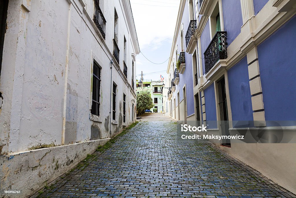 "Architecture de la vieille ville de San Juan" - Photo de Antique libre de droits