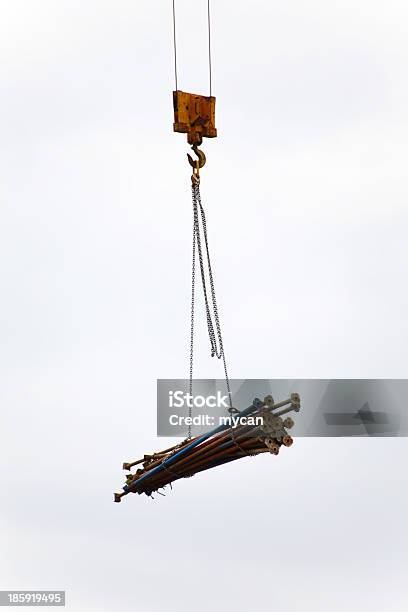 Alto Di Costruzione - Fotografie stock e altre immagini di Acciaio - Acciaio, Affari, Ambientazione esterna