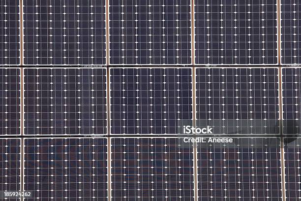 Pannello Solare Array - Fotografie stock e altre immagini di Ambientazione esterna - Ambientazione esterna, Cielo sereno, Composizione orizzontale