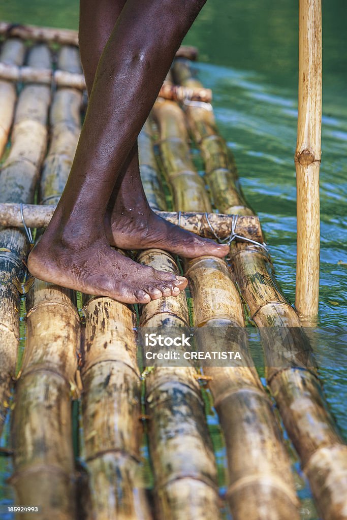 Bamboo barco Captain's em - Foto de stock de Bambu royalty-free