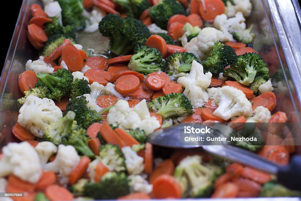 Mieszane warzywa zanurzeniowe w panie - Zbiór zdjęć royalty-free (Brokuł)