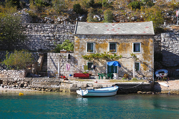 istock Old house in bay 185927125