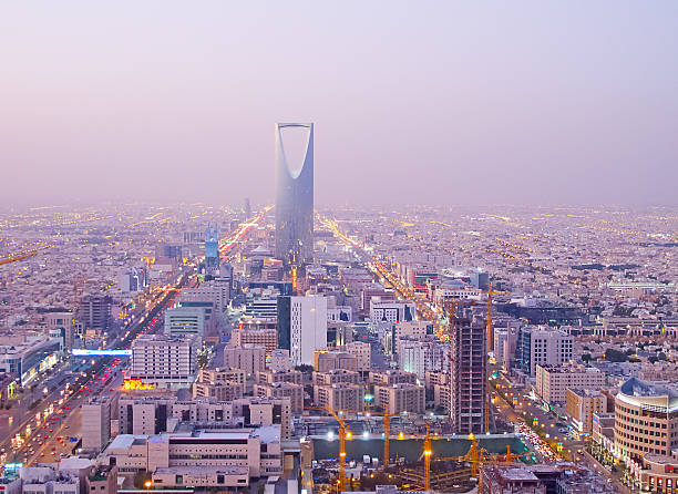 королевство башня - saudi arabia стоковые фото и изображения