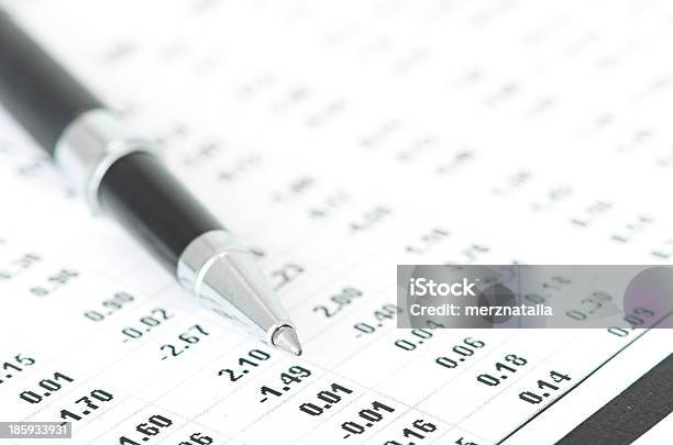 펜 및 계산기 계산기에 대한 스톡 사진 및 기타 이미지 - 계산기, 그래프, 금융