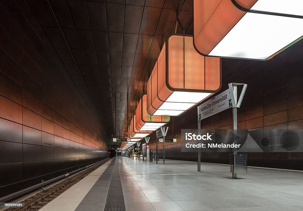 Estação de HafenCity - Foto de stock de Estação ferroviária royalty-free