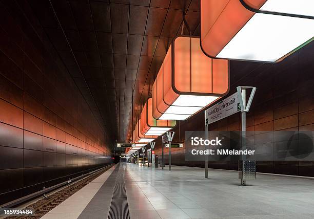 Foto de Estação De Hafencity e mais fotos de stock de Estação ferroviária - Estação ferroviária, Hamburgo, Alemanha