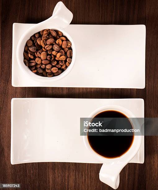 Surowe Ciemny Kawy - zdjęcia stockowe i więcej obrazów Bańka - Bańka, Bez ludzi, Biały