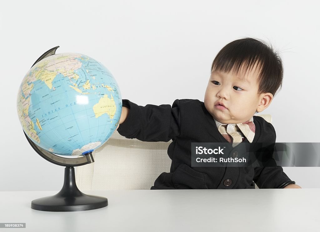 Kleiner Junge mit Welt - Lizenzfrei Baby Stock-Foto