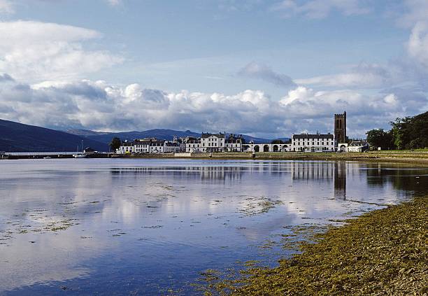 Inveraray, Argyll Scotland The town of Inveraray as it appears today is the result of 18th Century town planning, in part by the Adam family, which provides the viewer with Georgian architecture, including a distinctive Church, by the shores of Loch Fyne. loch fyne stock pictures, royalty-free photos & images