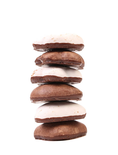 istock Stack of heart shape chocolate meringues. 185948530