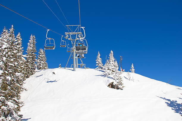istock Winter in the alps 185949053