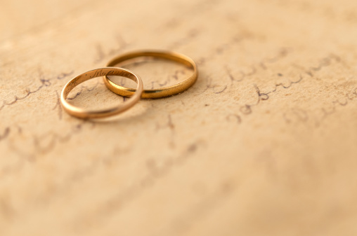Two gold rings as witness of an ancient love