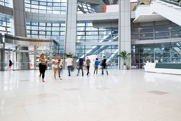 istock Interior view of people in a shopping mall 185952519