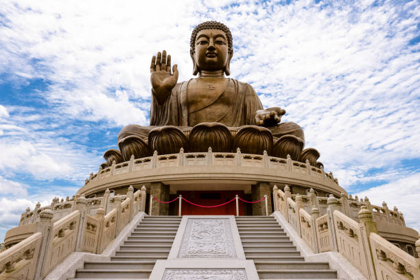 옹핑(ngong ping)에 위치한 빅 부다(big buddha) - 란타우 섬 뉴스 사진 이미지