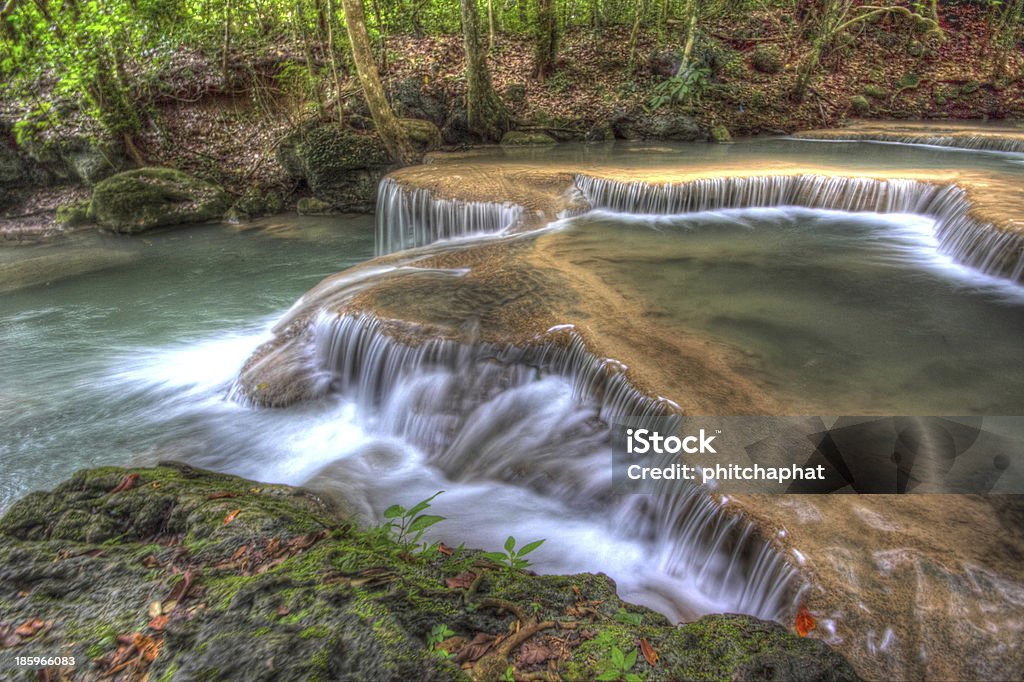 En cascada - Foto de stock de Agua libre de derechos