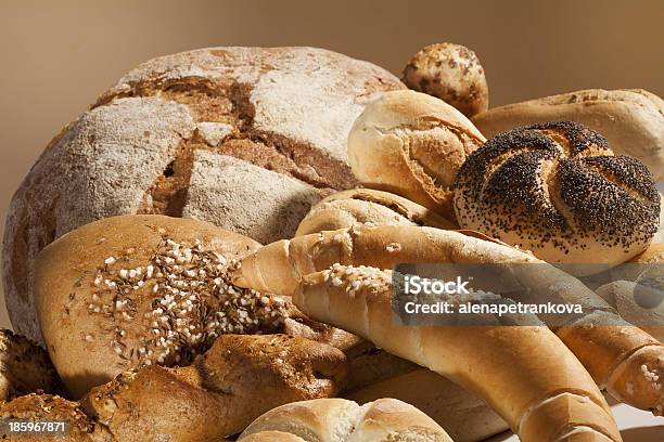 Cozido De Mercadorias - Fotografias de stock e mais imagens de Assado no Forno - Assado no Forno, Cacete - Pão, Centeio - Grão