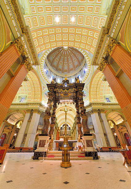 Mary Queen of the World Cathedral The Marie-Reine-du-Monde Cathedral (Mary, Queen of the World) a beautiful landmark of Montreal, Canada mary queen of the world cathedral stock pictures, royalty-free photos & images
