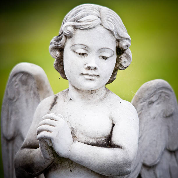 istock Beautiful Sculpture at a Melbourne Cemetery 185973239