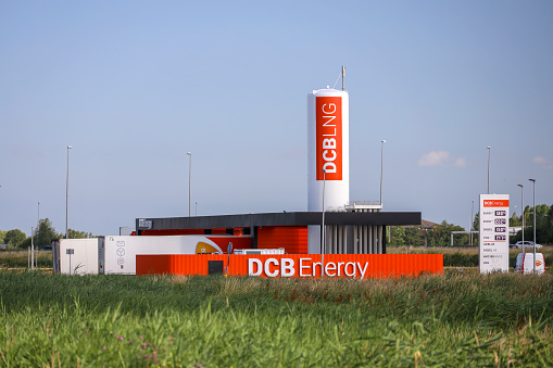 Hydrogen and LNG pump station for cars and trucks  in the Netherlands