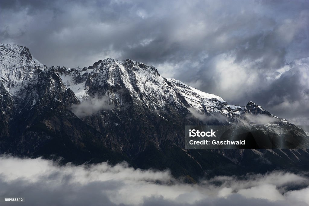 Le Alpi - Foto stock royalty-free di Alpi