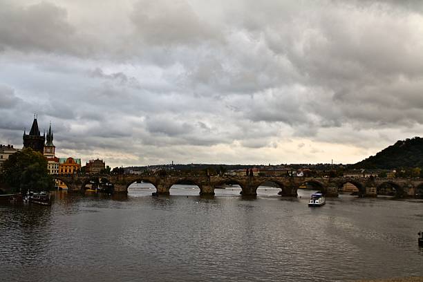 istock Charles Bridge of Prague 185999197